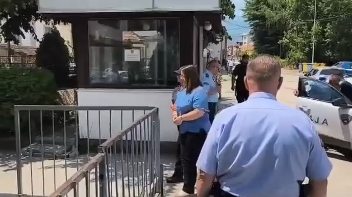 (ВИДЕО) Уапсена директорката и менаџментот во ЈП „Комуналец“ во Гостивар