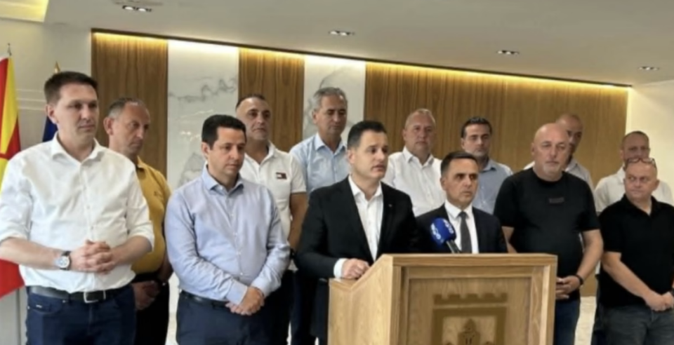 ГОСТИВАР ДОБИВА ТЕХНИЧКА ВОДА: Резервоари ќе бидат поставени на пет до шест локации, а помош пристигнува од повеќе градови
