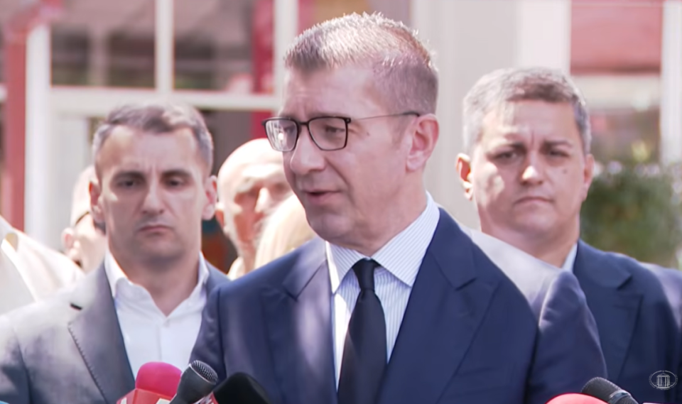 (ВО ЖИВО) Изјава за медиуми на претседателот на Владата, Мицкоски од посетата на Општина Делчево