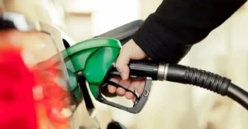 НОВА ОДЛУКА НА РКЕ: Еве колку ќе чинат горивата од полноќ