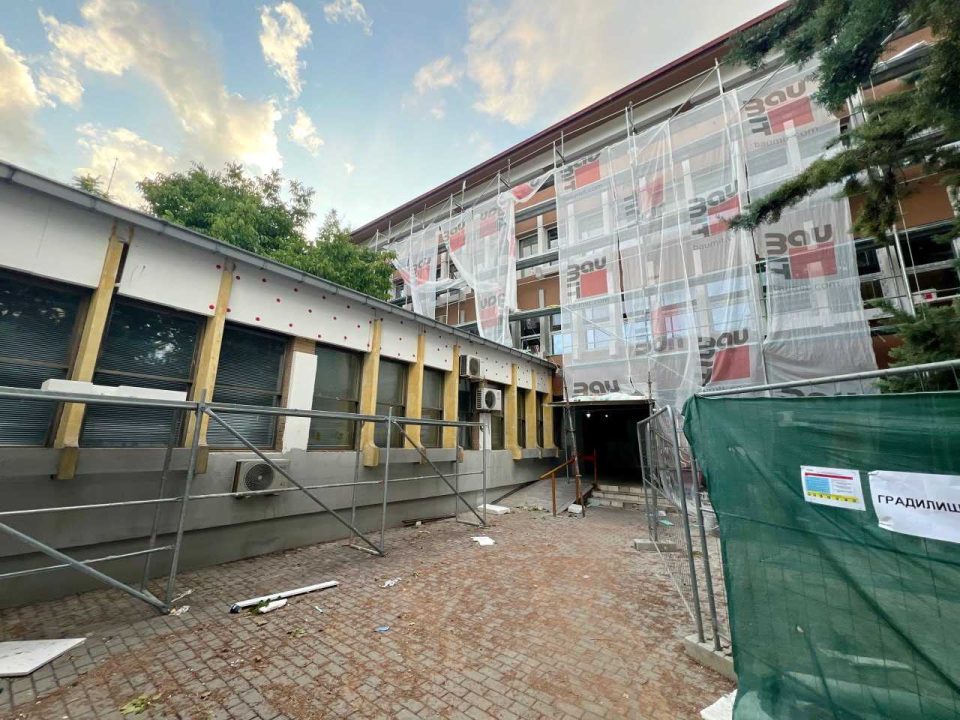 ПОВЕЌЕ ОД ЧЕТИРИ ДЕЦЕНИИ ЗАСТАРЕНА ИНФРАСТРУКТУРА: Се реконструира поликлиниката „Идадија“