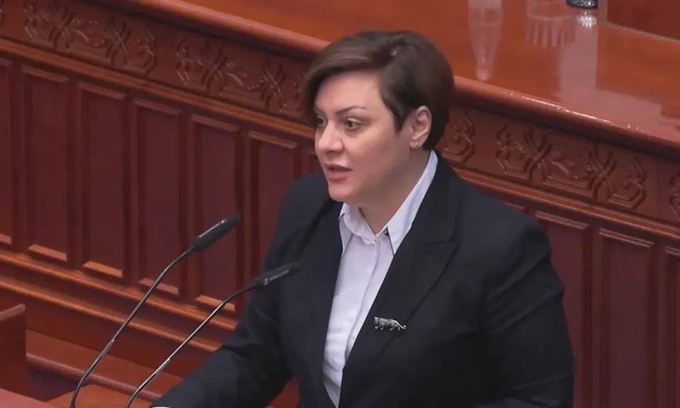 РЕБАЛАНС НА БУЏЕТОТ ПРЕД ПРАТЕНИЦИТЕ: Повеќе средства за капитални инвестиции, земјоделство, социјална заштита, истакна Димитриеска-Кочоска