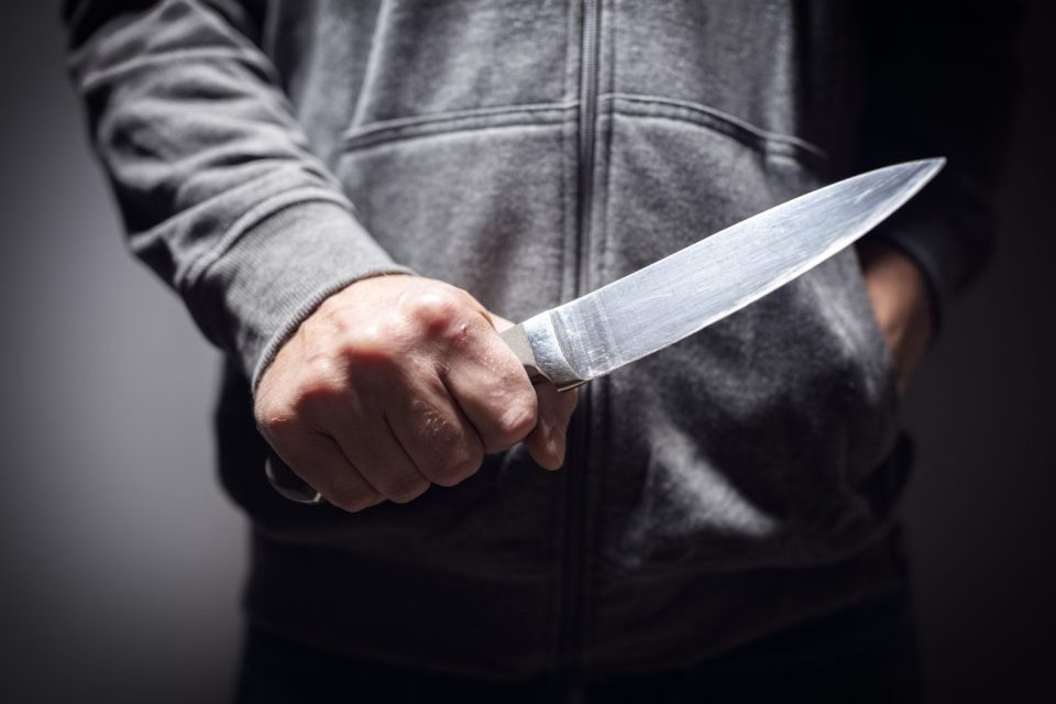 УЖАС: 12-годишно дете повредено со нож, насилникот бил малолетен и не бил сам!