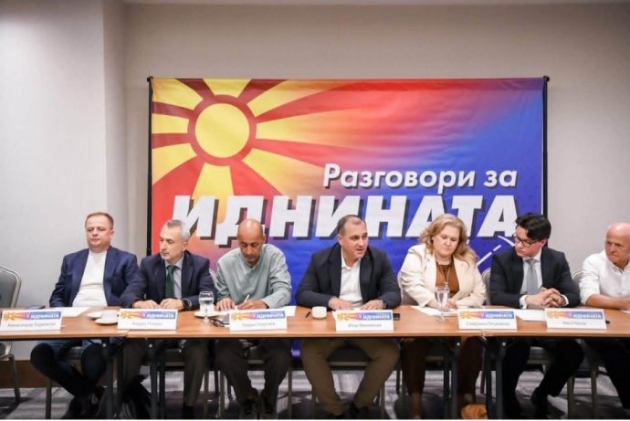 РАСТЕ ПАНИКАТА ВО СДС: По платформата „12:05“ следуваше напад и врз Арсовски