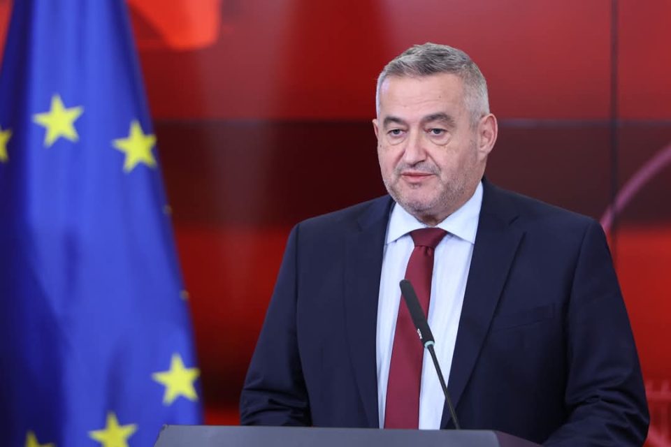 (ВИДЕО) Клековски: Во ниту еден момент немало криење информации за случувањата во Гостивар