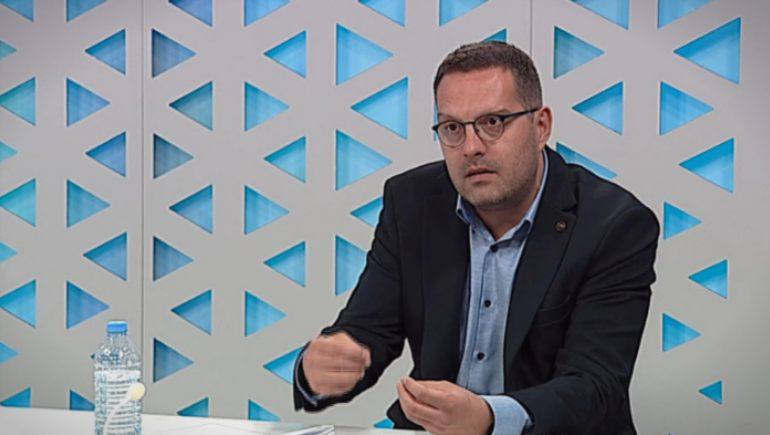 Ненад би му го доверил детето на Филипче: Поддршка до лидерот да се пресмета со “реформаторите”