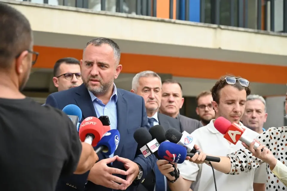 ТОШКОВСКИ: Водата во Гостивар повторно е технички исправна, но сè уште не е безбедна за пиење и подготовка на храна