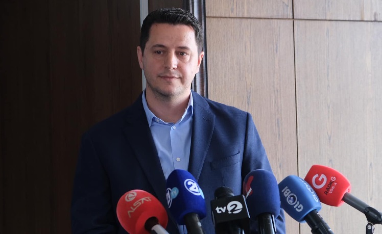 ИМАНИ ТВРДИ ДЕКА ВОДАТА ВО ГОСТИВАР Е ИСПРАВНА: Нема официјален доказ дека стомачните тегоби се предизвикани од водоводот