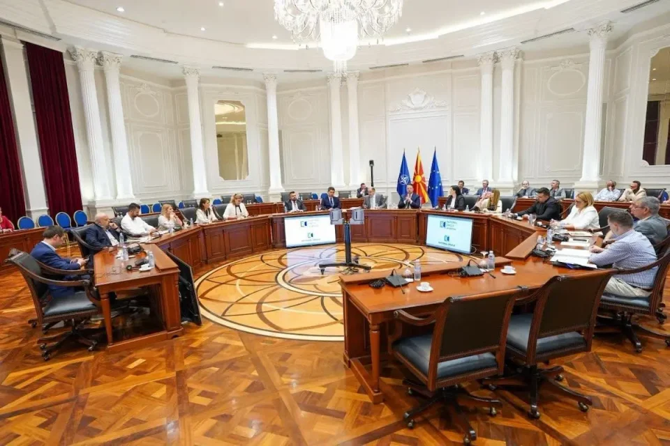КАКО ЌЕ ФУНКЦИОНИРА НОВИОТ ЕДНОШАЛТЕРСКИ СИСТЕМ: Од една точка ќе се даваат услуги од 15 институции за увоз, извоз и транзит на стока