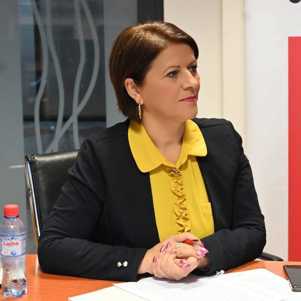 НИКОЈ НЕ ГИ ПРОЗВА, А СИТЕ СЕ ПОСТРОИЈА: Не лутете се на зборот „талог“, туку на причината поради која се препознавате во него, вели Петкоска