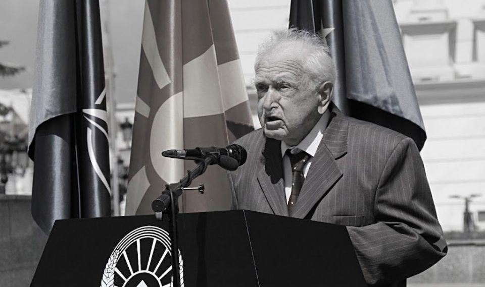 ПОЧИНА Д-Р НИКОЛА СТОЈАНОВСКИ НА 103-ГОДИШНА ВОЗРАСТ: Беше прв претседавач на повеќепартиското Собрание и последен жив партизан од НОБ