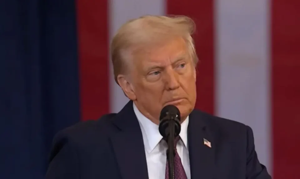 ИРАН ДОЖИВУВА ЦЕЛОСЕН КОЛАПС: Трамп најави нови економски санкции против Техеран