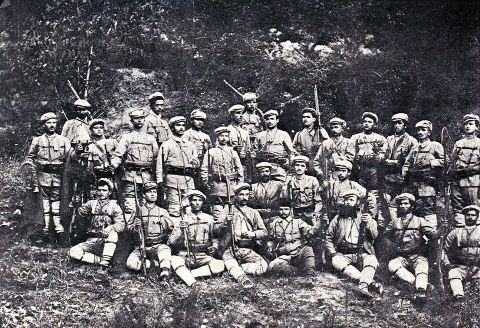 (Фото) Државниот архив објави историски фотографии и документи по повод Илинден