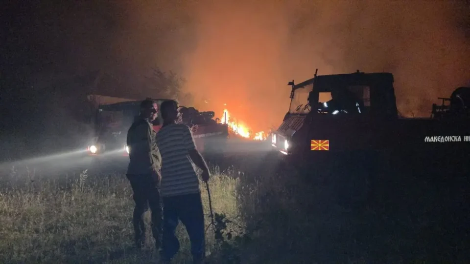 СÈ УШТЕ КРИТИЧНО ВО ЛОЗАНИ: Пожарот и понатаму се шири, борбата продолжува и ноќеска