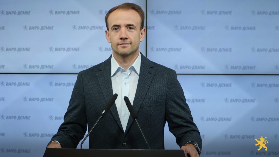 Стојаноски: Владата донесе одлука за намалување на цените на училишниот прибор, мерка која ќе трае заклучно со 30-ти септември