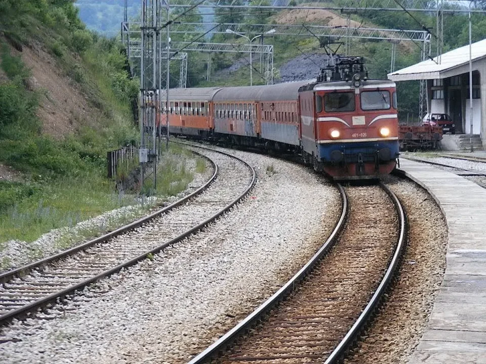 ВОЗ УДРИЛ ВО „АУДИ“ КАЈ ПРЕВАЛЕЦ: Нема повредени во несреќата кај Велес