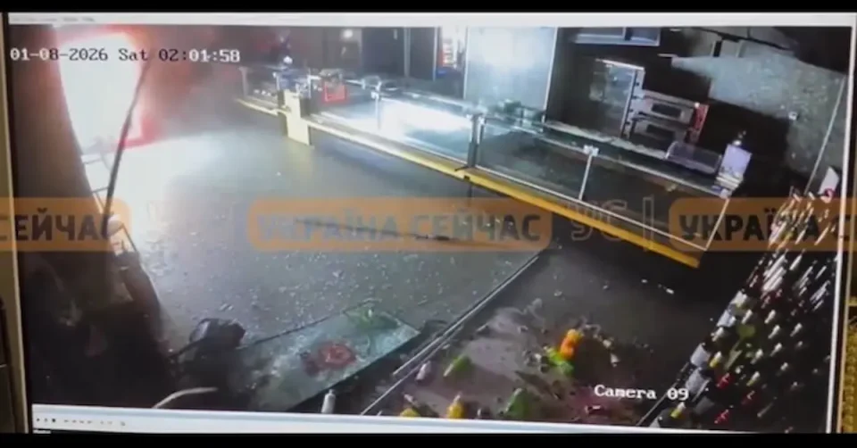 (ВИДЕО) ЖЕНА НОСЕЛА РАЧНА БОМБА КОЈА ЕКСПЛОДИРАЛА ПРЕД ИТАЛИЈАНСКИ РЕСТОРАН ВО МОСКВА Тројца загинати и 21 повреден, целта била руски генерал?