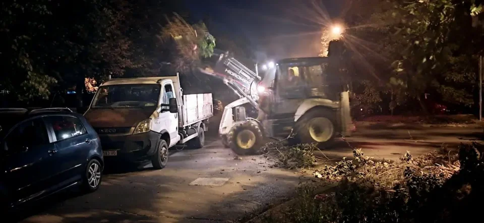 (ФОТО) ДО ДОЦНА СЕ ЧИСТЕА ДИВИ ДЕПОНИИ НИЗ АЕРОДРОМ: И денеска продолжува акцијата