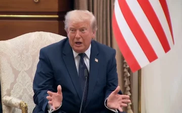 ИЗЛЕЗОТ ОД ВОЈНАТА СО ИРАН СÈ ПОТЕЖОК: Си-Ен-Ен предупредува дека Трамп е во опасна позиција