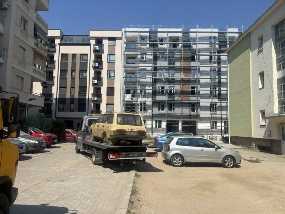 ГРАЃАНИТЕ ДА ПУШТАТ ЛОКАЦИЈА И ФОТО: Се собираат хаварисани возила во Аеродром