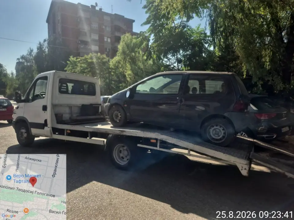 ЧИСТКА ВО КАРПОШ: Хаварисаните возила одат во отпад – се чисти територијата