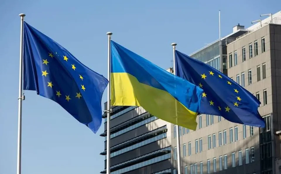 ЕВРОПСКИ ЛИДЕРИ ВО КИЕВ ЗА НЕЗАВИСНОСТА НА УКРАИНА: ЕУ и Велика Британија најавија нова воена помош за земјата