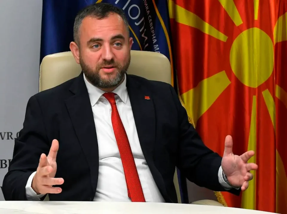 ФАЛСИФИКУВАЛЕ ВОЗАЧКИ ДОЗВОЛИ ЗА 1.400 ЕВРА: Тошковски најави најстроги санкции за полициските службеници
