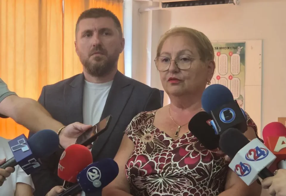 Рацете на политиката подалеку од образованието, порача Јаневска