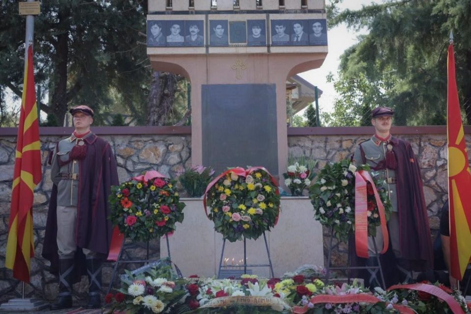 НИВНАТА ЖРТВА ЗА ТАТКОВИНАТА НЕ СМЕЕ ДА БИДЕ ЗАБОРАВЕНА: Мисајловски им оддаде почит на загинатите бранители