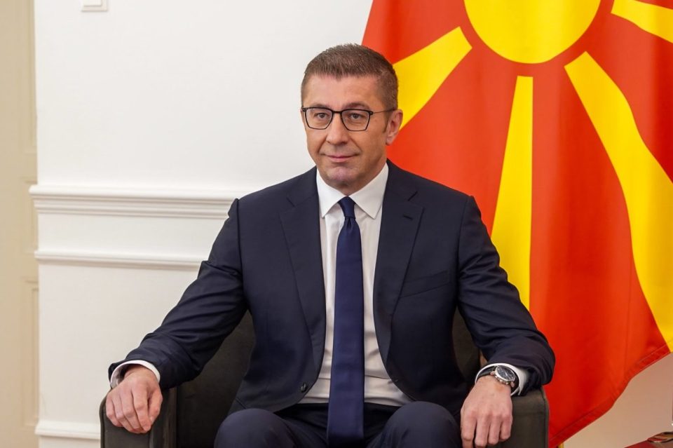 Мицкоски на отворање на новата спортска сала во ООУ „Круме Кепески“
