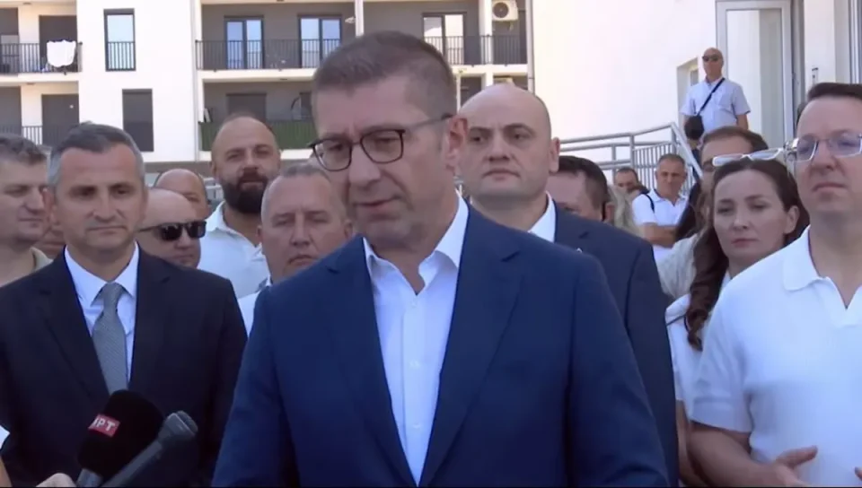 КРАЈ НА КРИЗАТА СО ВОДАТА ВО ГОСТИВАР: Граѓаните наскоро ќе добијат исправна вода за пиење, најави Мицкоски