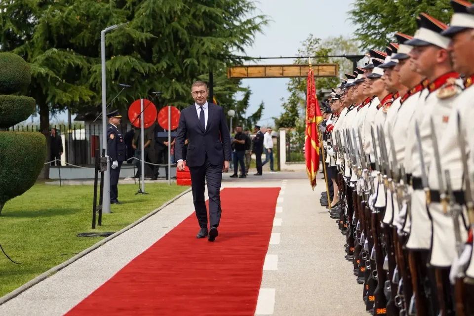 (ФОТО) Мицкоски: Армијата е многу повеќе од униформа, таа е чест, одговорност, дисциплина и посветеност