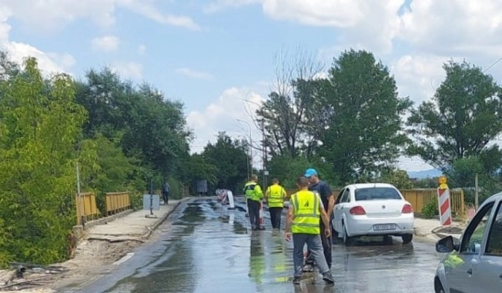 СЕ ПОДОБРУВА ИНФРАСТРУКТУРАТА И БЕЗБЕДНОСТА: Реконструкција на главниот мост над Маркова Река