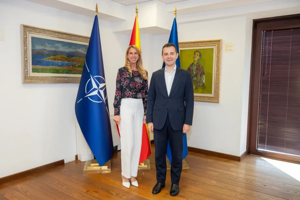 СРЕДБА МУЦУНСКИ-ВАРНЕС: Потврдени одличните односи меѓу Македонија и САД