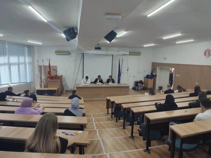 ПОЛАГАЊЕ ВО ЧЕТИРИ ГРАДОВИ: Августовски испитен рок за матура утре и во петок