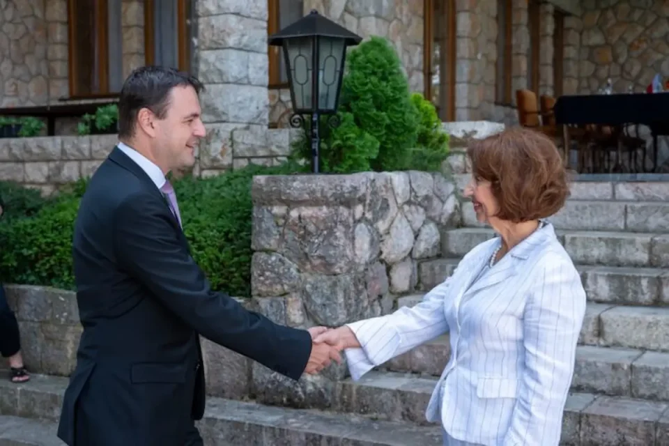 ЧЕШКА ЈА ГЛЕДА МАКЕДОНИЈА КАКО СОЈУЗНИК: Сиљановска-Давкова се сретна со вицепремиерот Мацинка