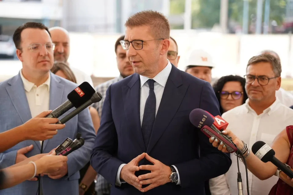 МИЦКОСКИ ЗА ОДЛУКАТА НА ОБВИНИТЕЛОТ ЗА МОДУЛАРНАТА БОЛНИЦА: Не му значи што живи гореа 14 луѓе