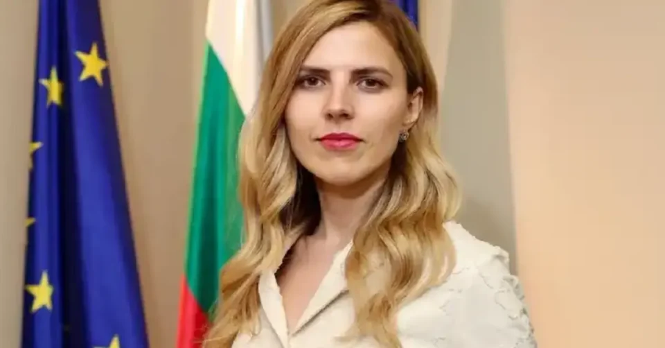 Петрова: Во Скопје нема политичка волја за внесување на Бугарите во Уставот