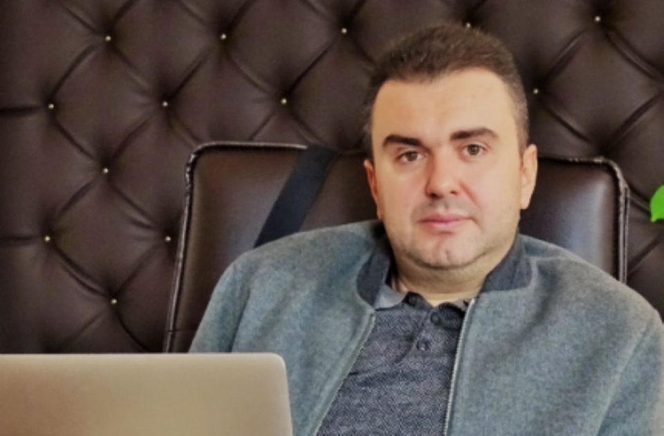 БИЗНИСМЕНОТ ЧИФЛИГАРОСКИ УАПСЕН НА „СВЕТИ НАУМ“: Осомничениот во „Синџир“ по три години се врати во земјава