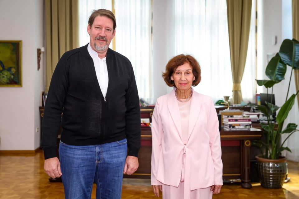 Средба на Сиљановска-Давкова со европратеникот и известувачот на Европскиот парламент, Вајц