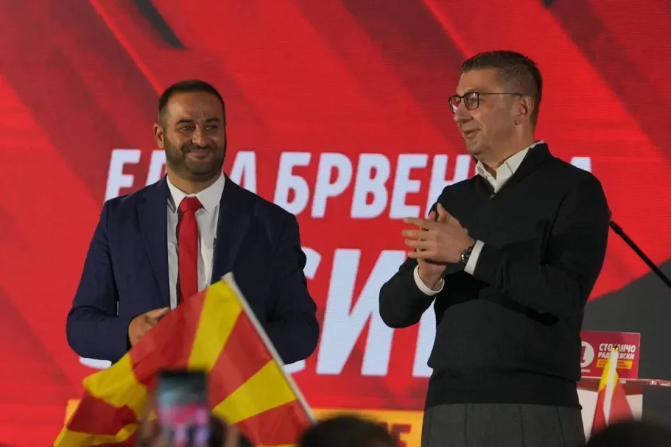 РАСТОТ НА ЕКОНОМИЈАТА МОРА ДА СЕ ПОЧУВСТВУВА: Мицкоски очекува повисоки плати, нови работни места и подобри јавни услуги