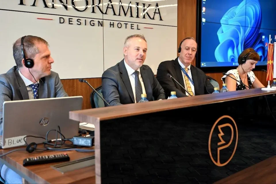 МАКЕДОНИЈА И ГРЦИЈА ЈА ЗАЈАКНУВААТ БОРБАТА ПРОТИВ ФИНАНСИСКИОТ КРИМИНАЛ: Јанев повика на навремена и координирана соработка