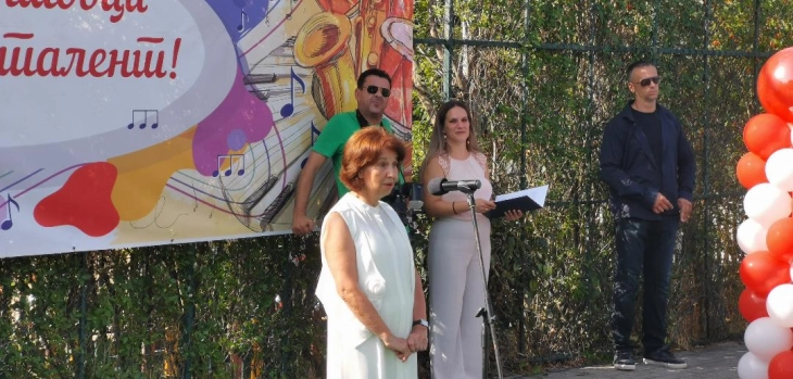 ИНВЕСТИРАЈТЕ ВО СЕБЕ: Сиљановска-Давкова со порака до првачињата