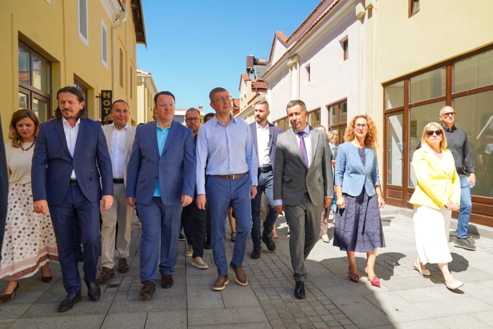 Целосно е реконструирана старата чаршија во Гевгелија, продолжуваме со работа, порача Мицкоски