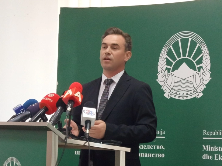 Серафимовски: Владата ќе ги олесни условите за кредитирање на винарниците за зголемен откуп на грозјето