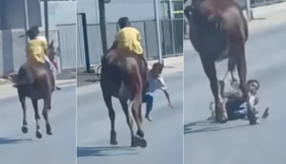 (ВИДЕО) ДЕЦА ЈАВААТ КОЊ НИЗ СКОПСКА УЛИЦА: Едното падна на асфалтот, коњот помина преку него