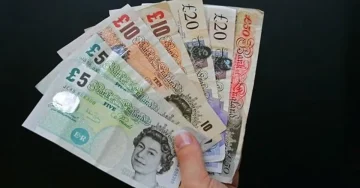 УКРАЛА 263.000 ФУНТИ, А ВРАТИЛА САМО 18.000: Бугарка била дел од најголемата измама со социјална помош во Велика Британија