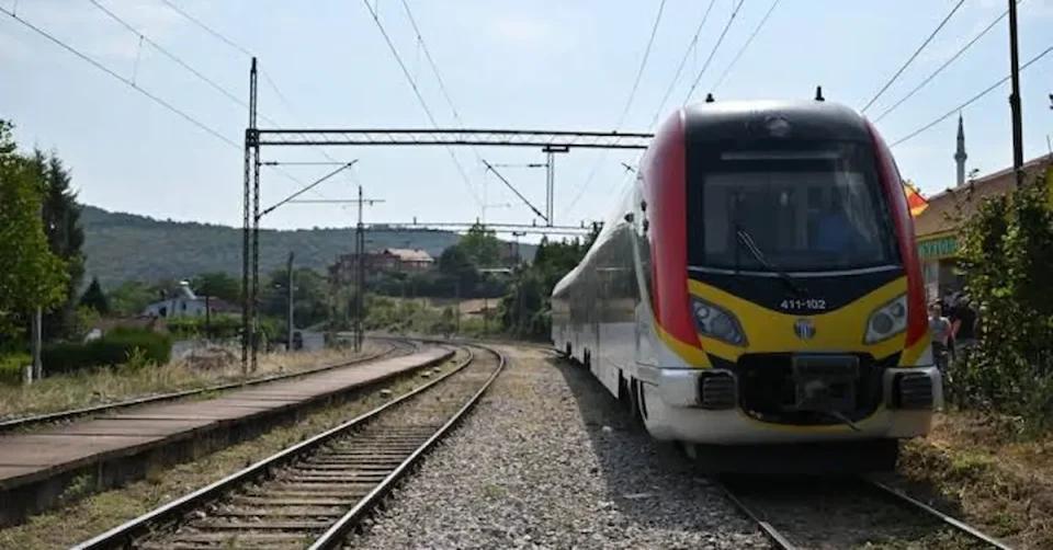 НИКОЛОСКИ НАЈАВИ ТРИ ЛИНИИ НА ГРАДСКИОТ ВОЗ: Од Зелениково до Скопје за 24 минути