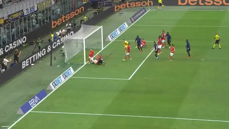 (ВИДЕО) СПЕКТАКУЛАРЕН ПРЕСВРТ: Интер од 0:2 до 3:2 против Наполи