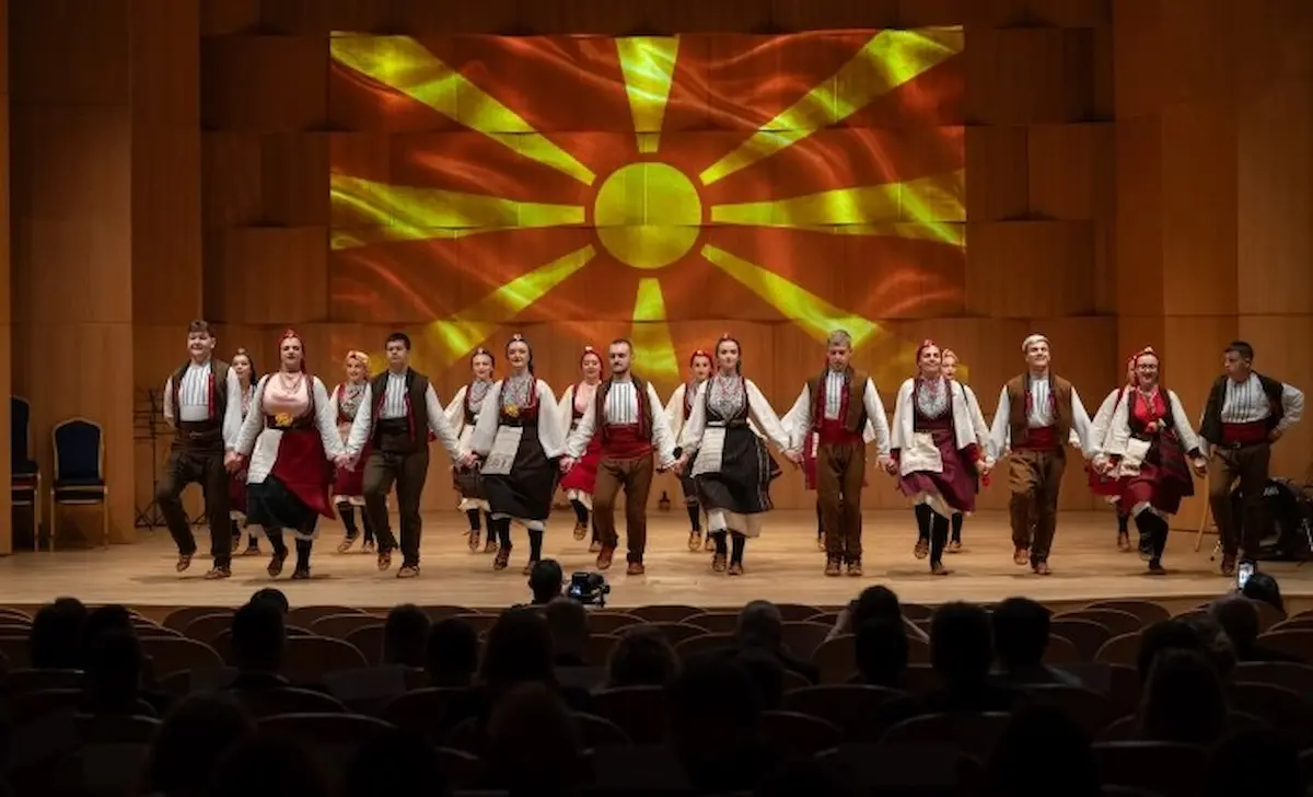ЗАВРШУВА НЕДЕЛАТА НА МАКЕДОНСКАТА КУЛТУРА ВО КОРЧА: Изложба, монодрама, фолклор и музика
